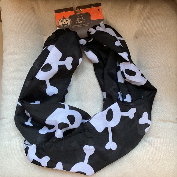 Skulls women’s skull scarf 🧣 Halloween accessories écharpe unisex nwt - Picture 14 of 16